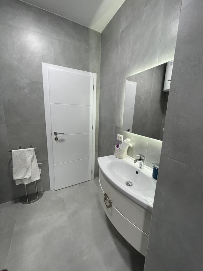 Lovely Apartment Tirana Exteriör bild